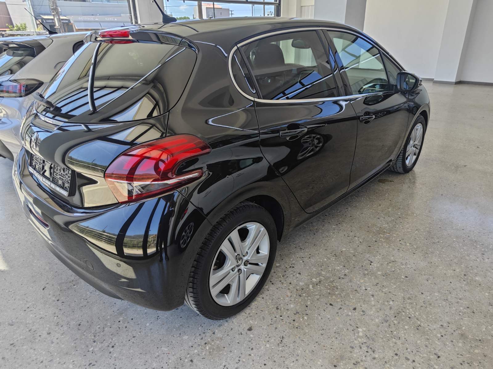 PEUGEOT 208 1.2 TURBO