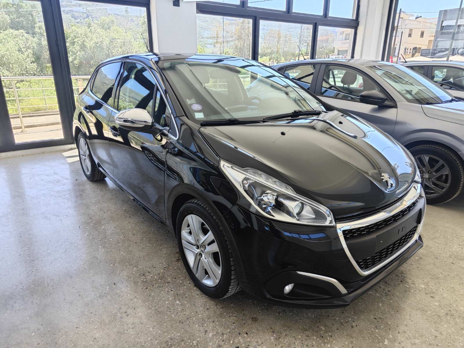 PEUGEOT 208 1.2 TURBO