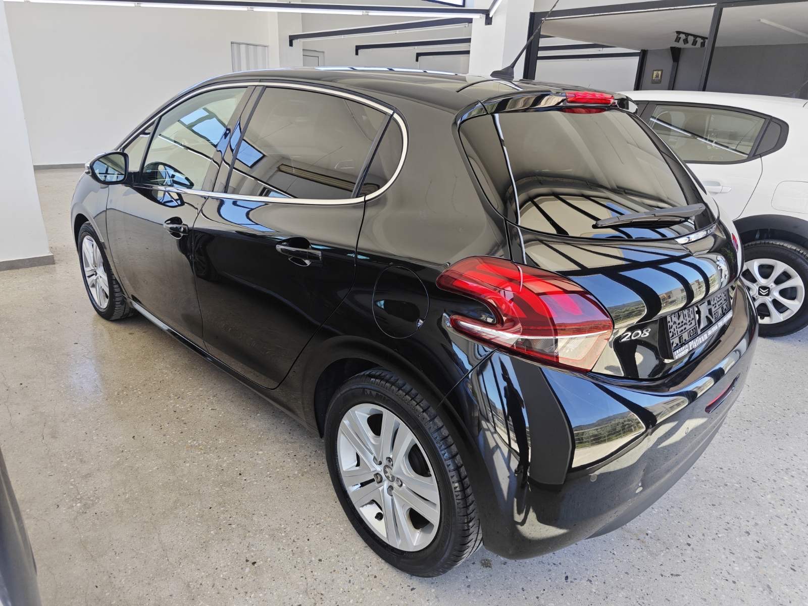 PEUGEOT 208 1.2 TURBO