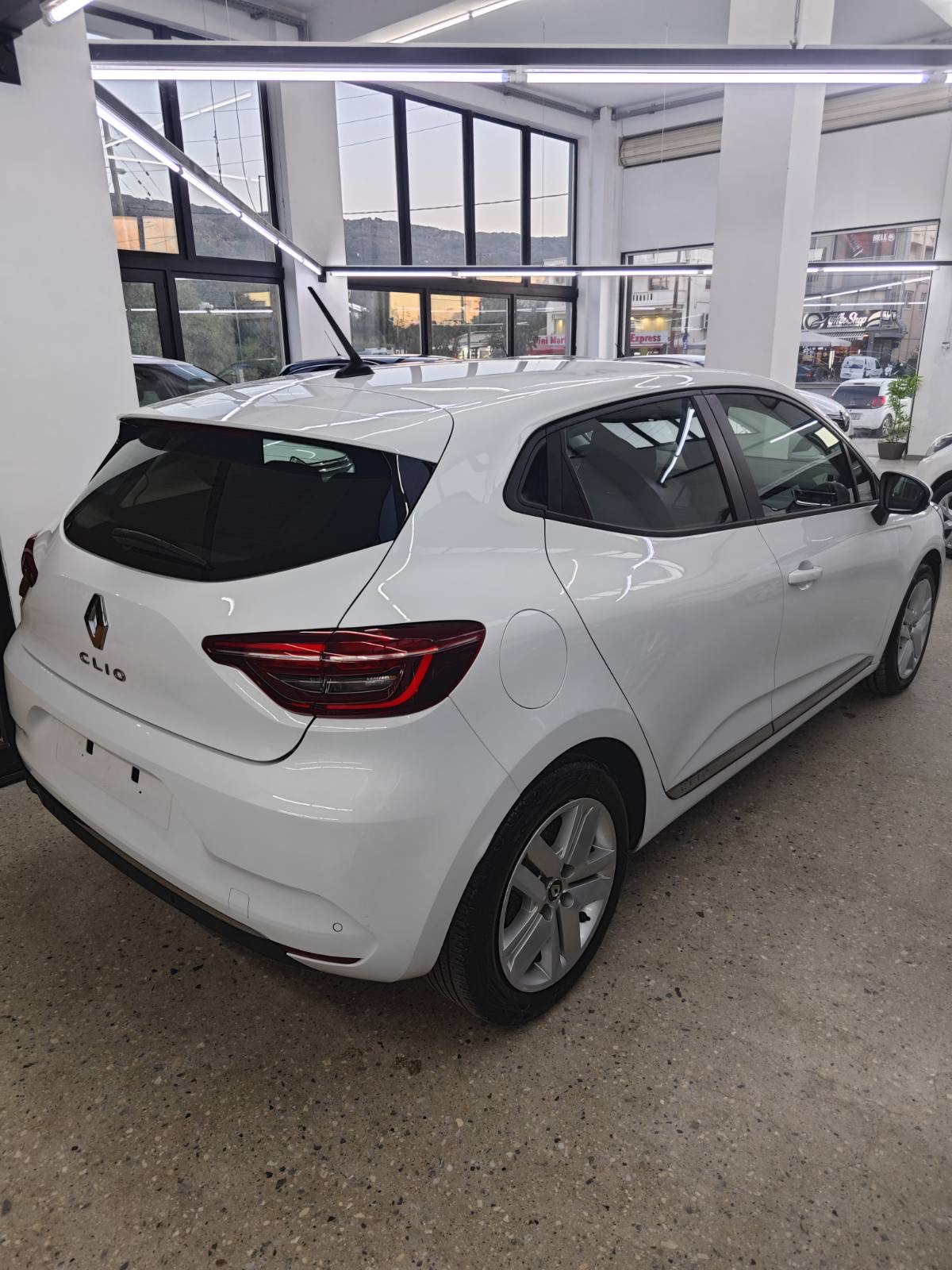 RENAULT CLIO