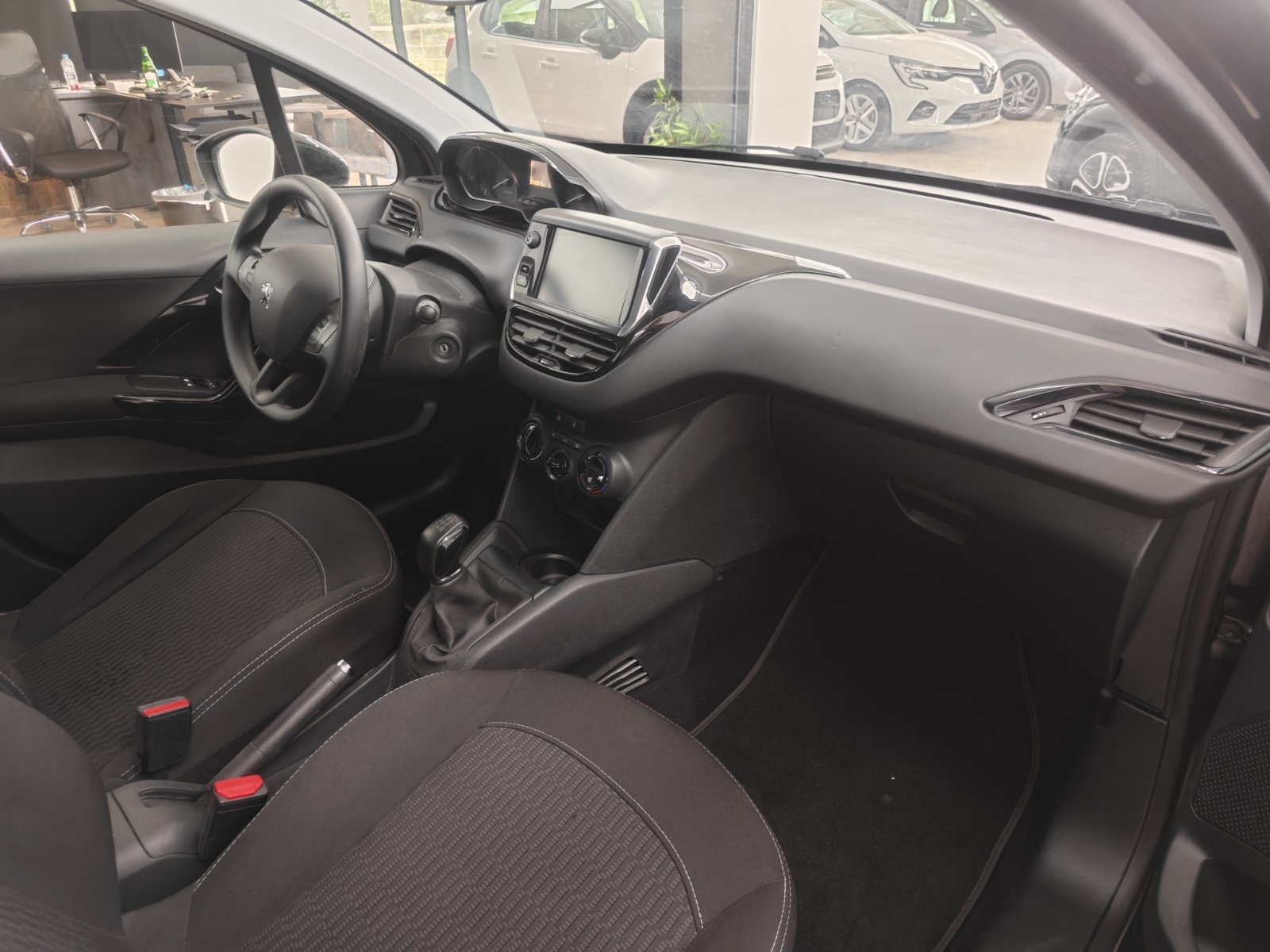 PEUGEOT 208 ΔΕΣΜΕΥΤΗΚΕ
