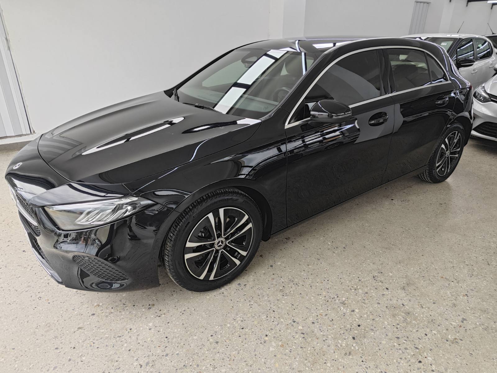 MERCEDES-BENZ A 200