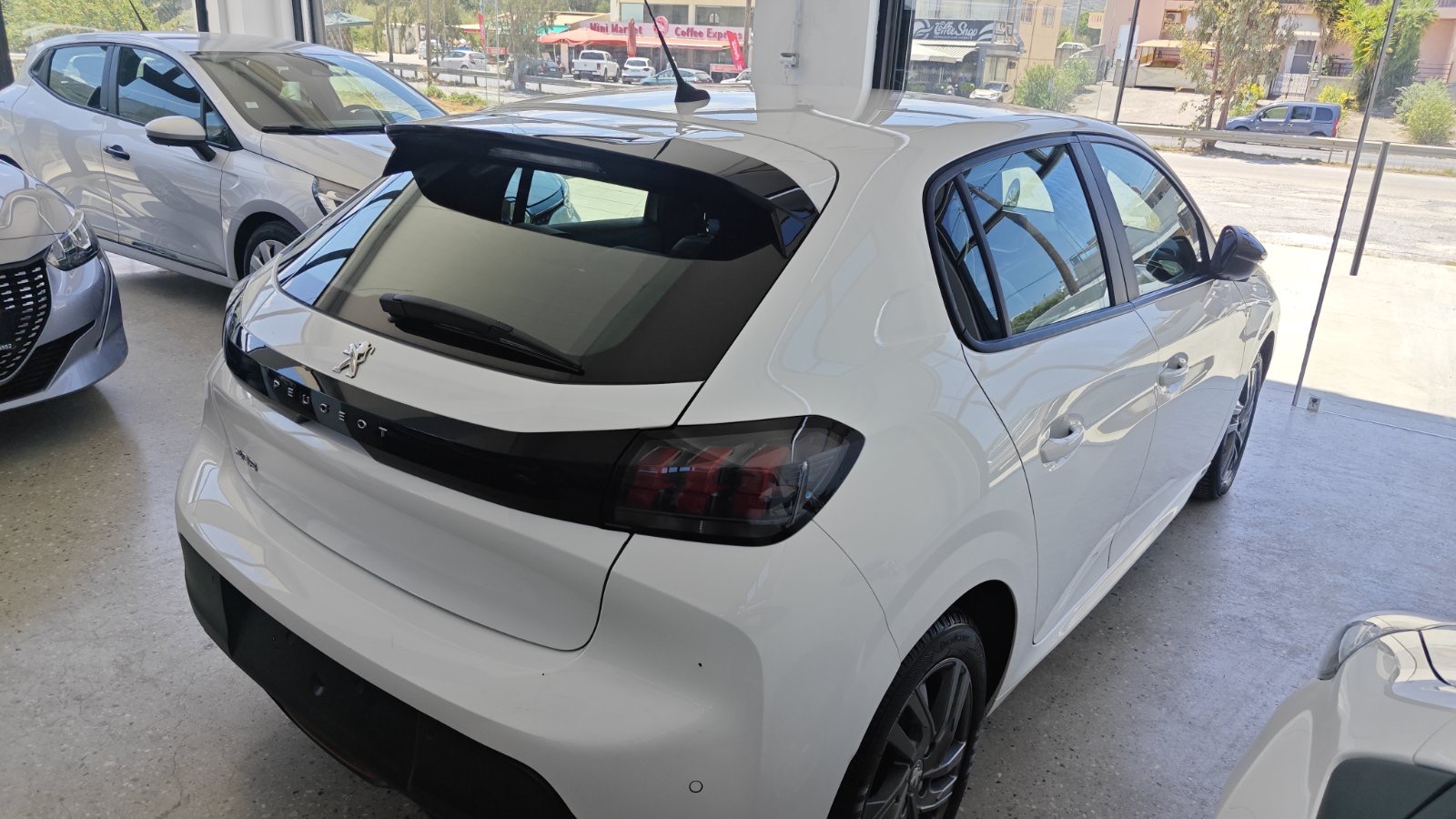 PEUGEOT 208 PURETECH 110 ALLURE