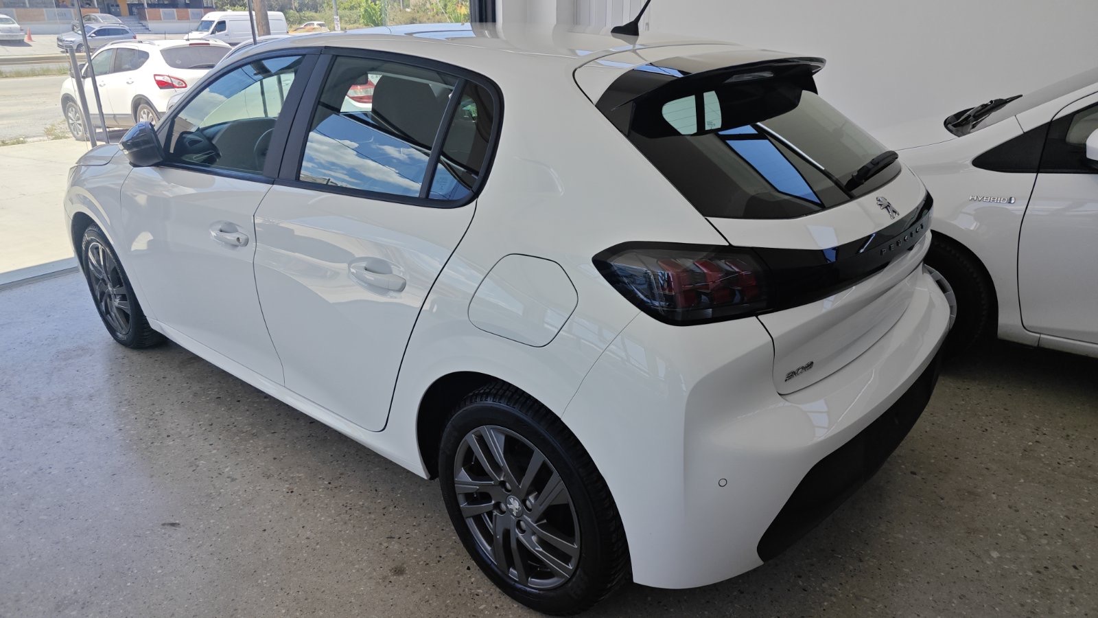 PEUGEOT 208 PURETECH 110 ALLURE