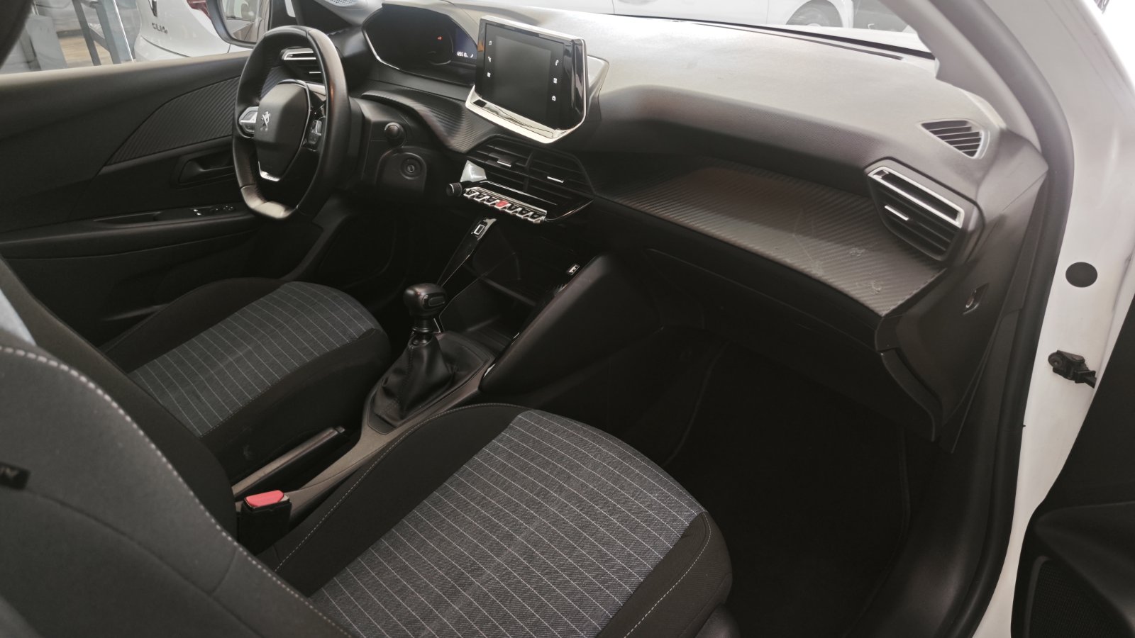 PEUGEOT 208 BLUE HDI 100hp
