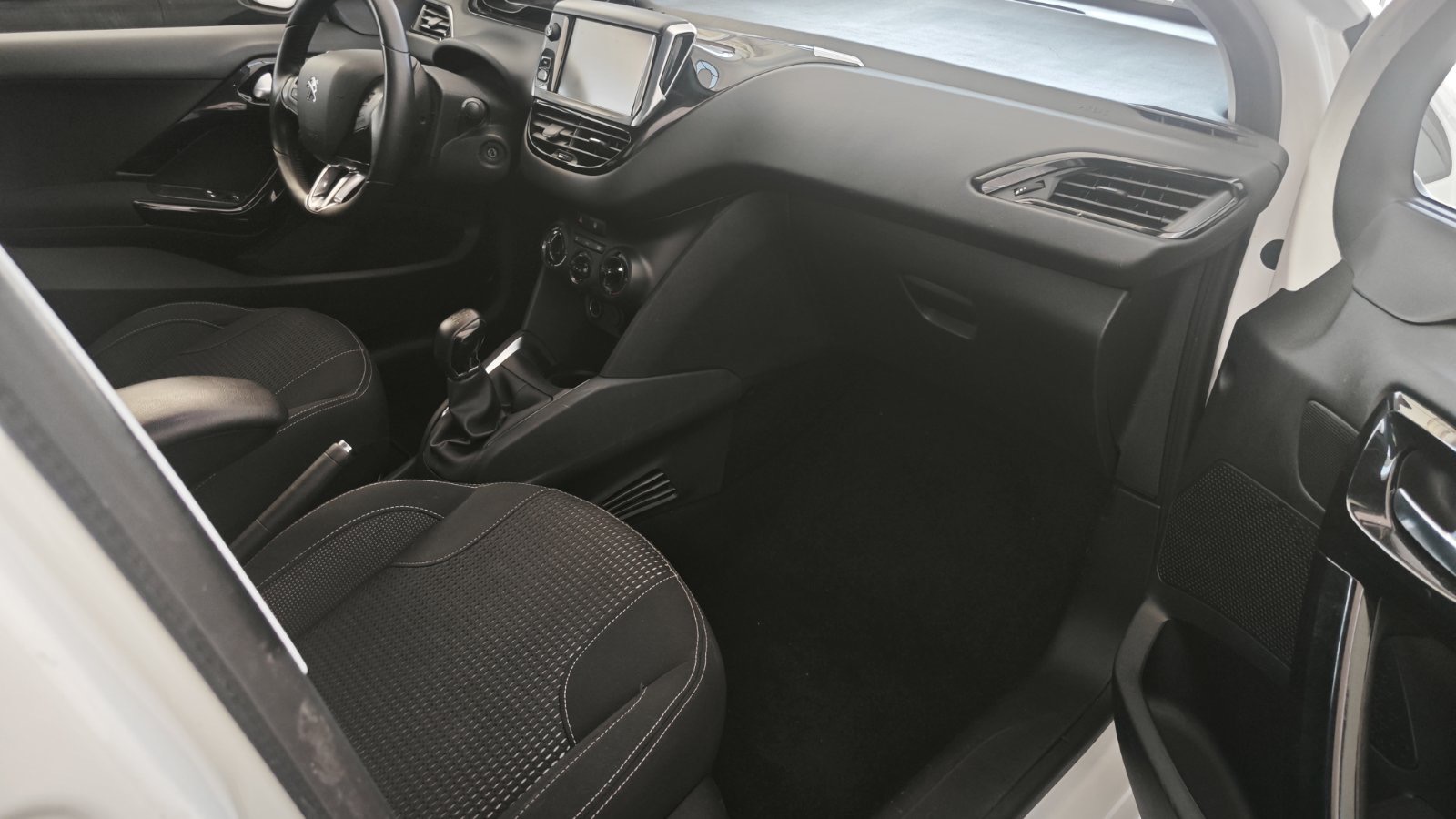 PEUGEOT 208 PURE TECH 82 ACTIVE