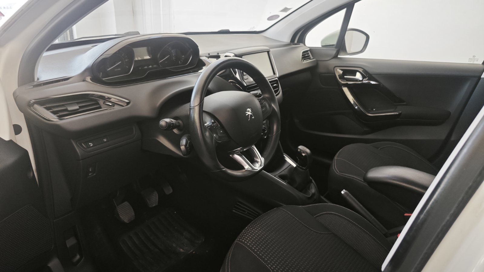 PEUGEOT 208 PURE TECH 82 ACTIVE