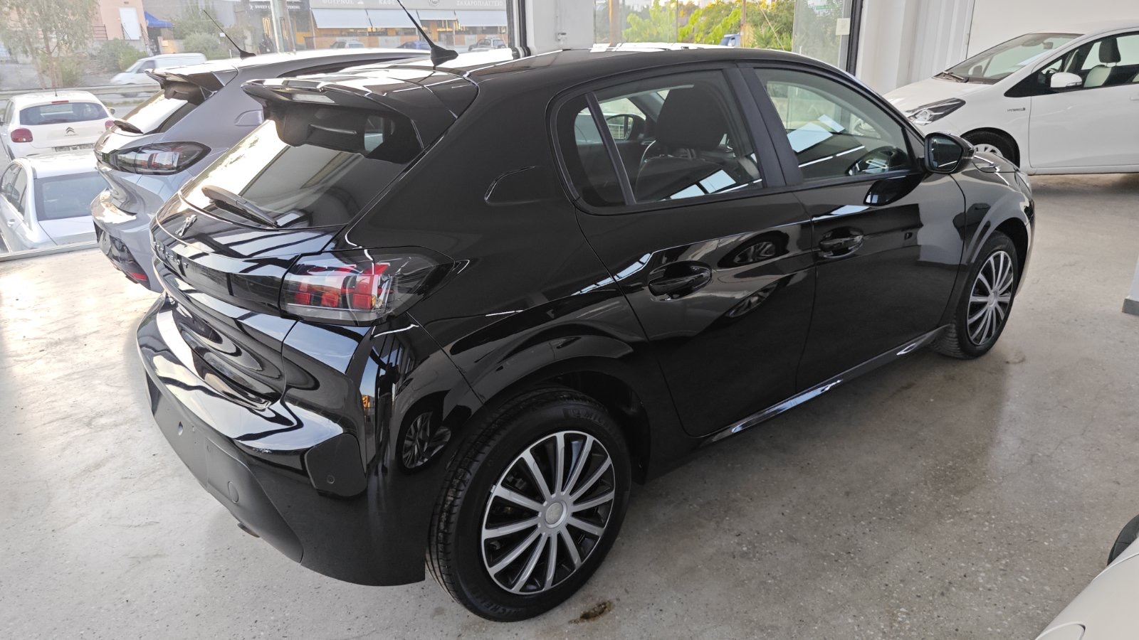 PEUGEOT 208 PURETECH ACTIVE PACK AUTOMATIC