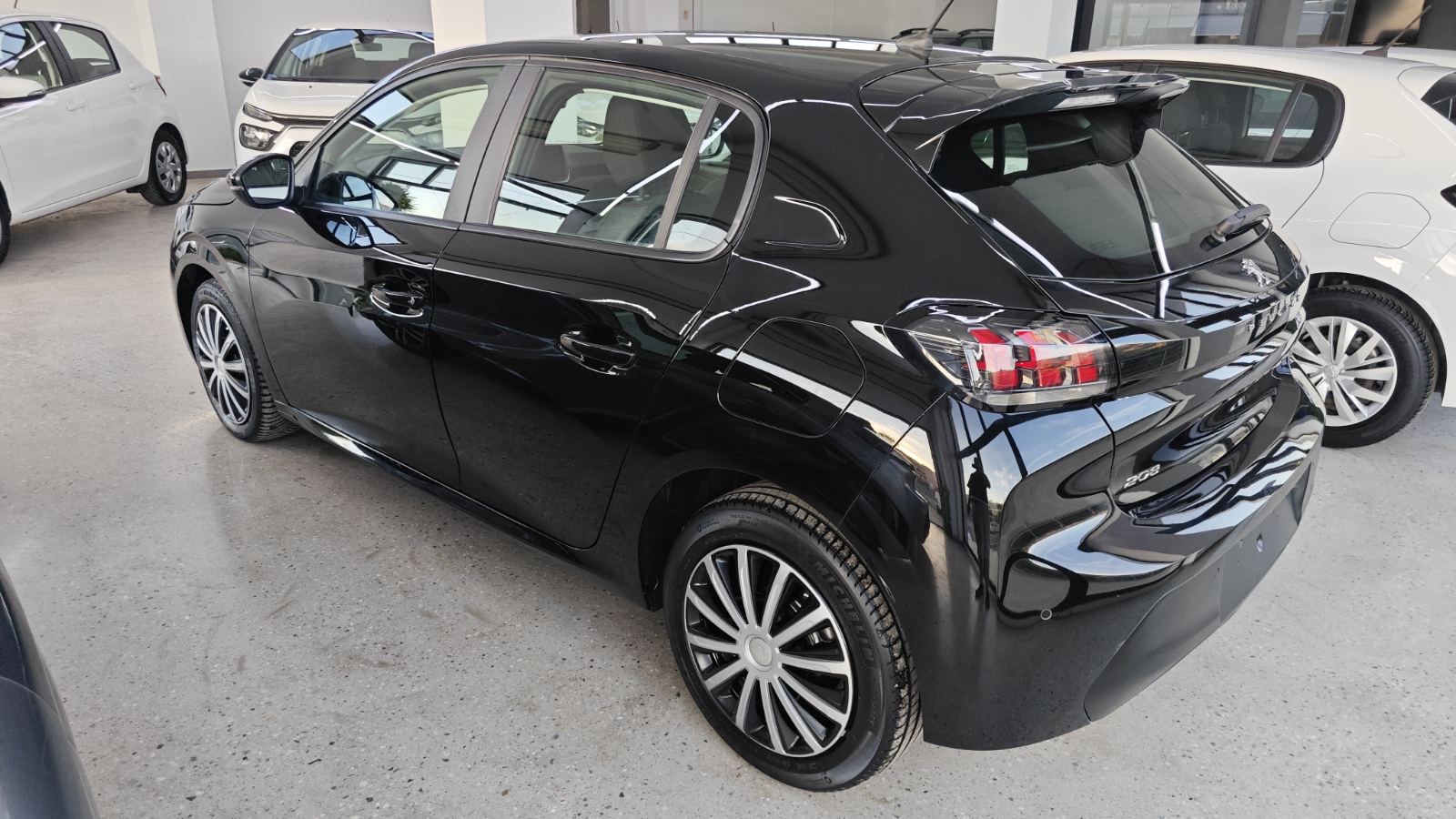 PEUGEOT 208 PURETECH ACTIVE PACK AUTOMATIC