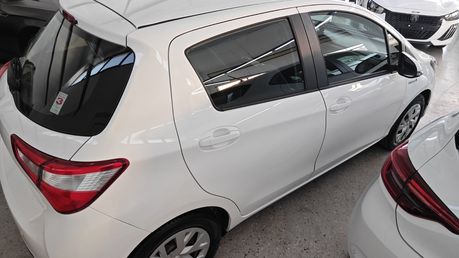 TOYOTA YARIS HYBRID